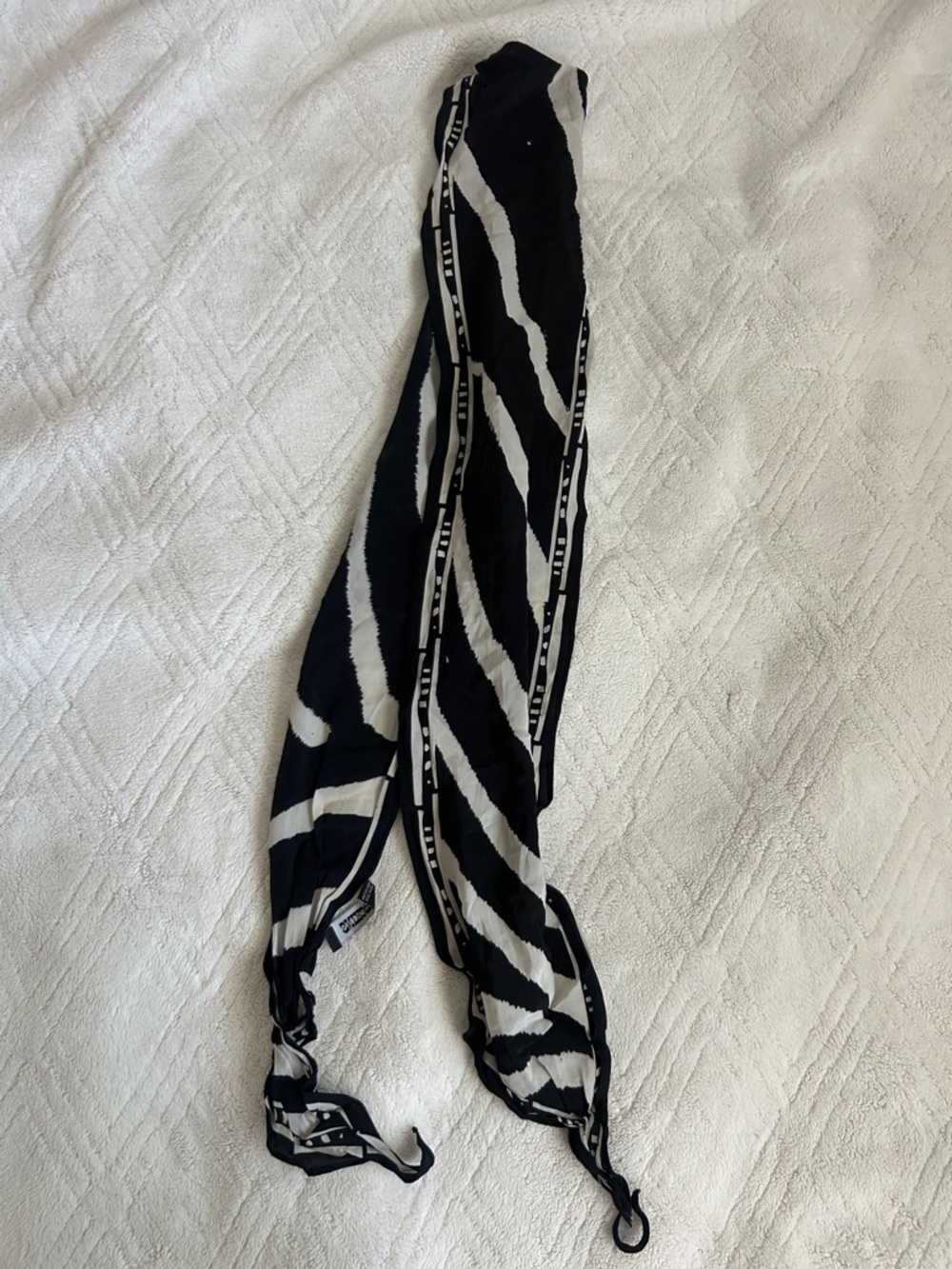 Rockins. Black & White Striped Scarf